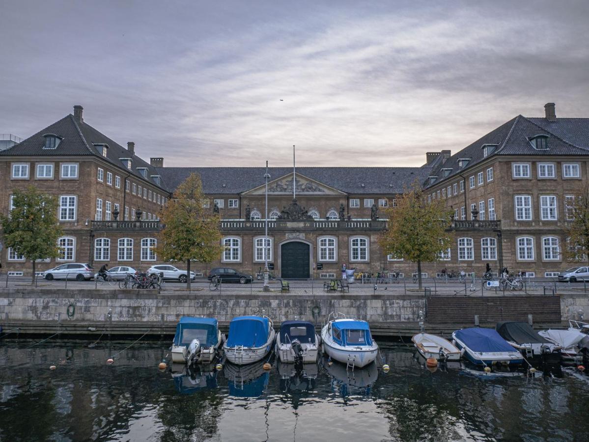 Stylish 4 Bedroom In Cph