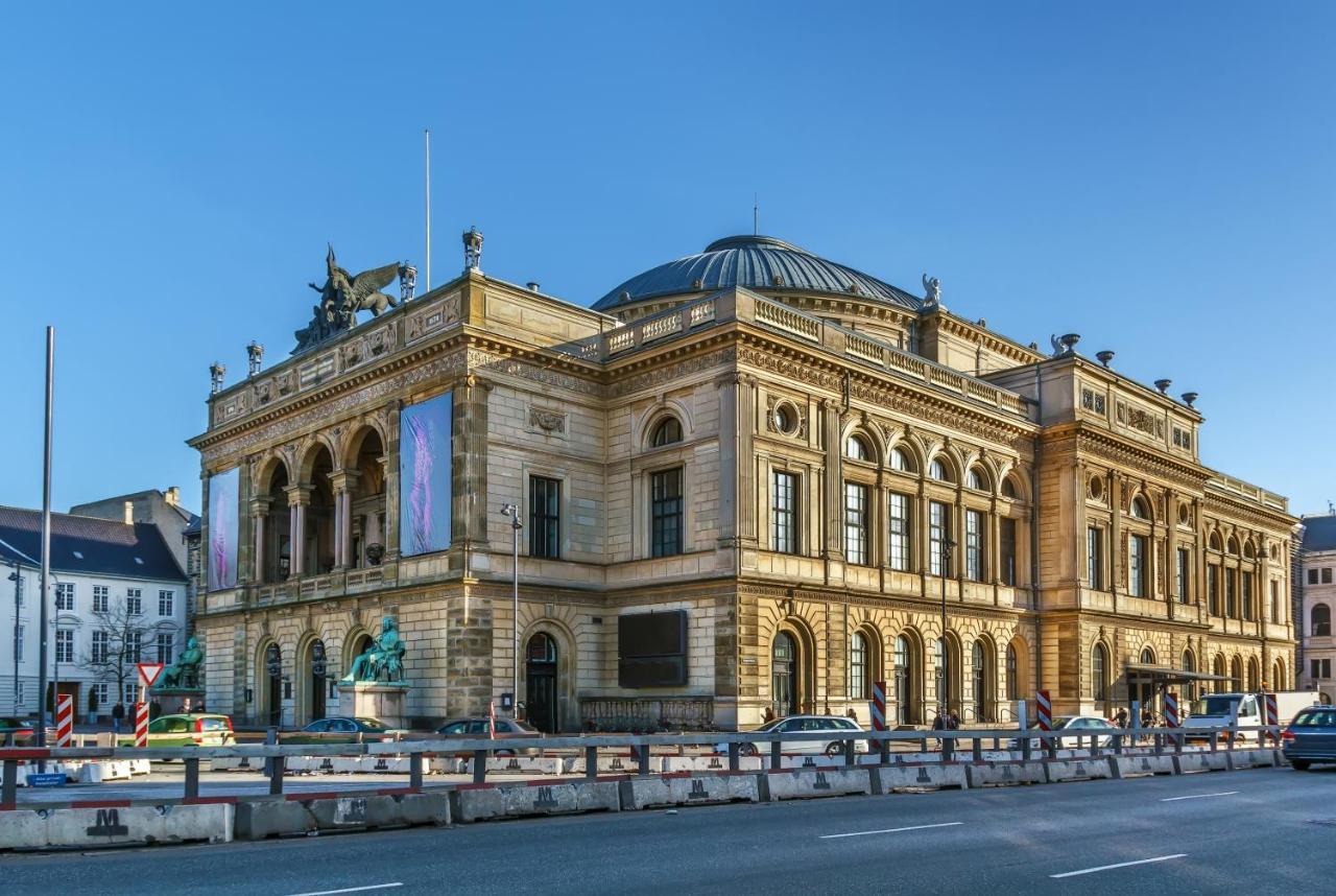 Stylish 4 Bedroom In Cph